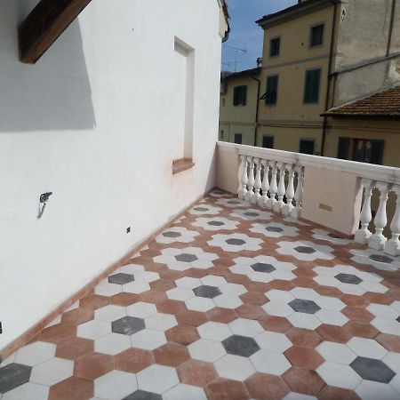 La Terrazza Apartment Palaia Exterior foto